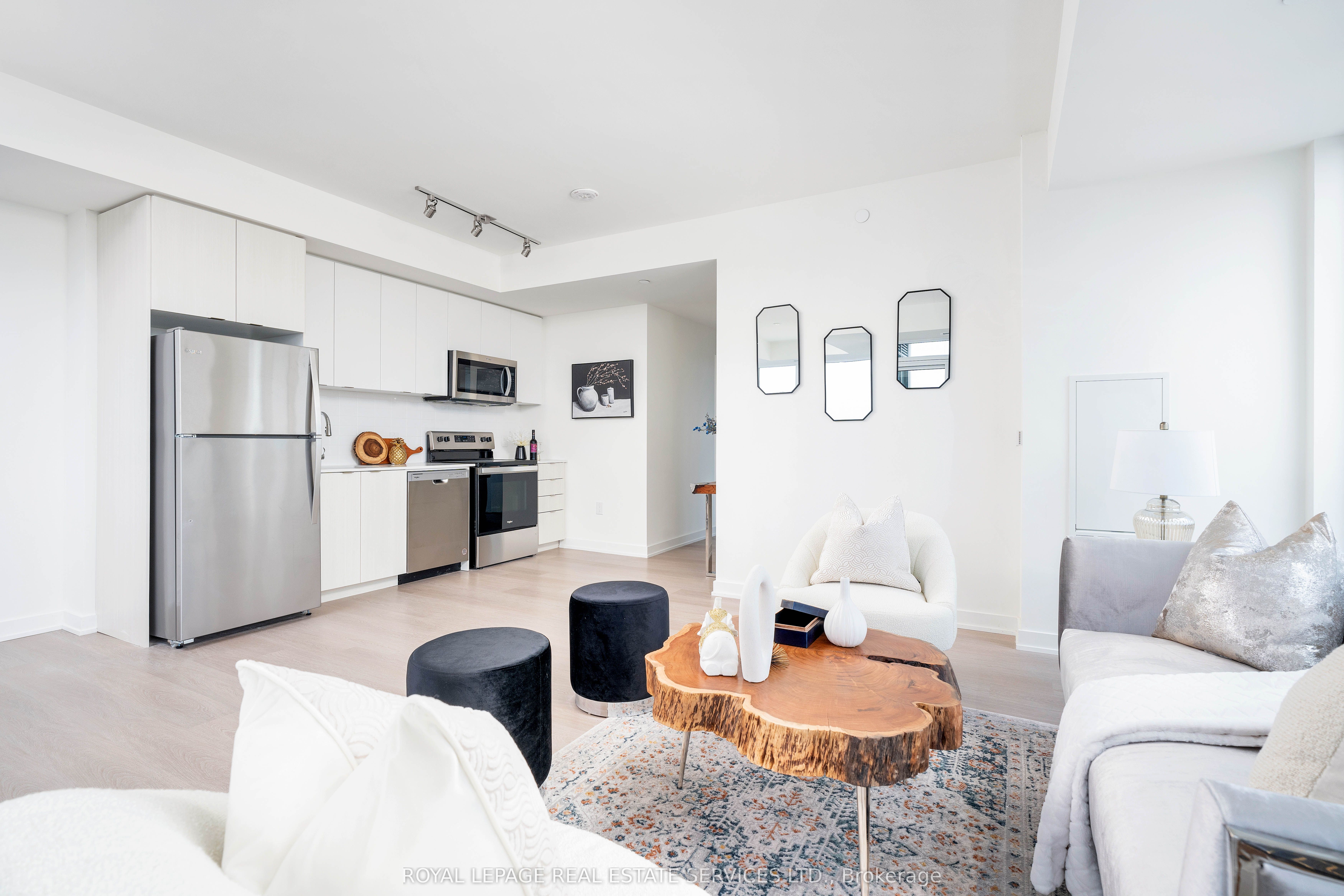 #603 - 859 The Queensway Property Photo 12