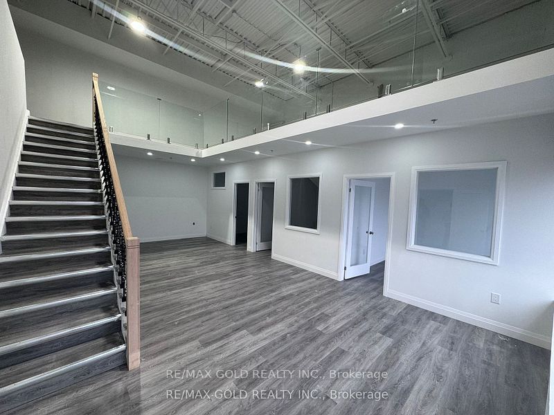 #11 - 2074 Steeles Avenue Property Photo 10