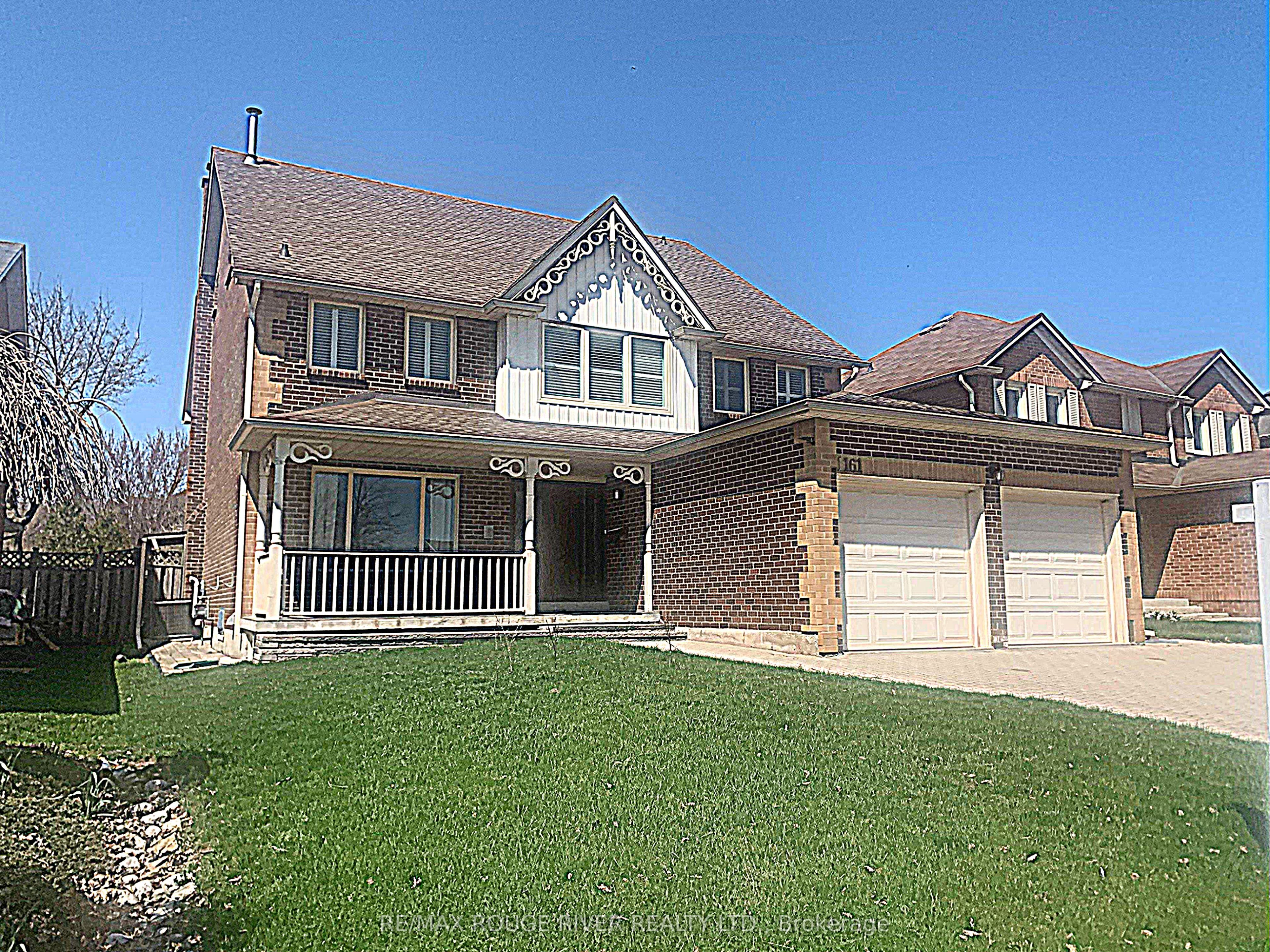 1161 Glenashton Drive Property Photo 2