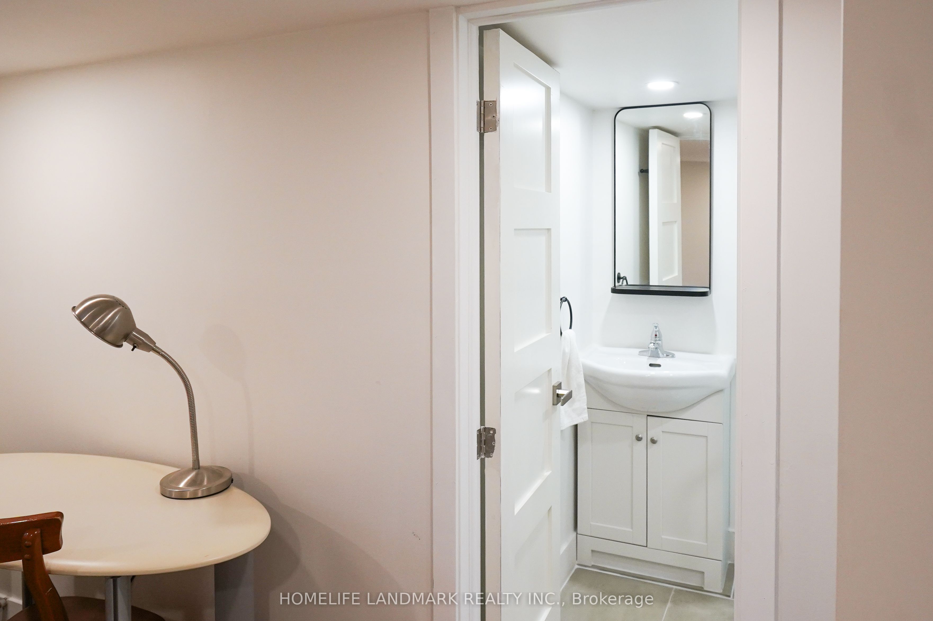 479 Whitmore Avenue Bsmt R2 Property Photo 3
