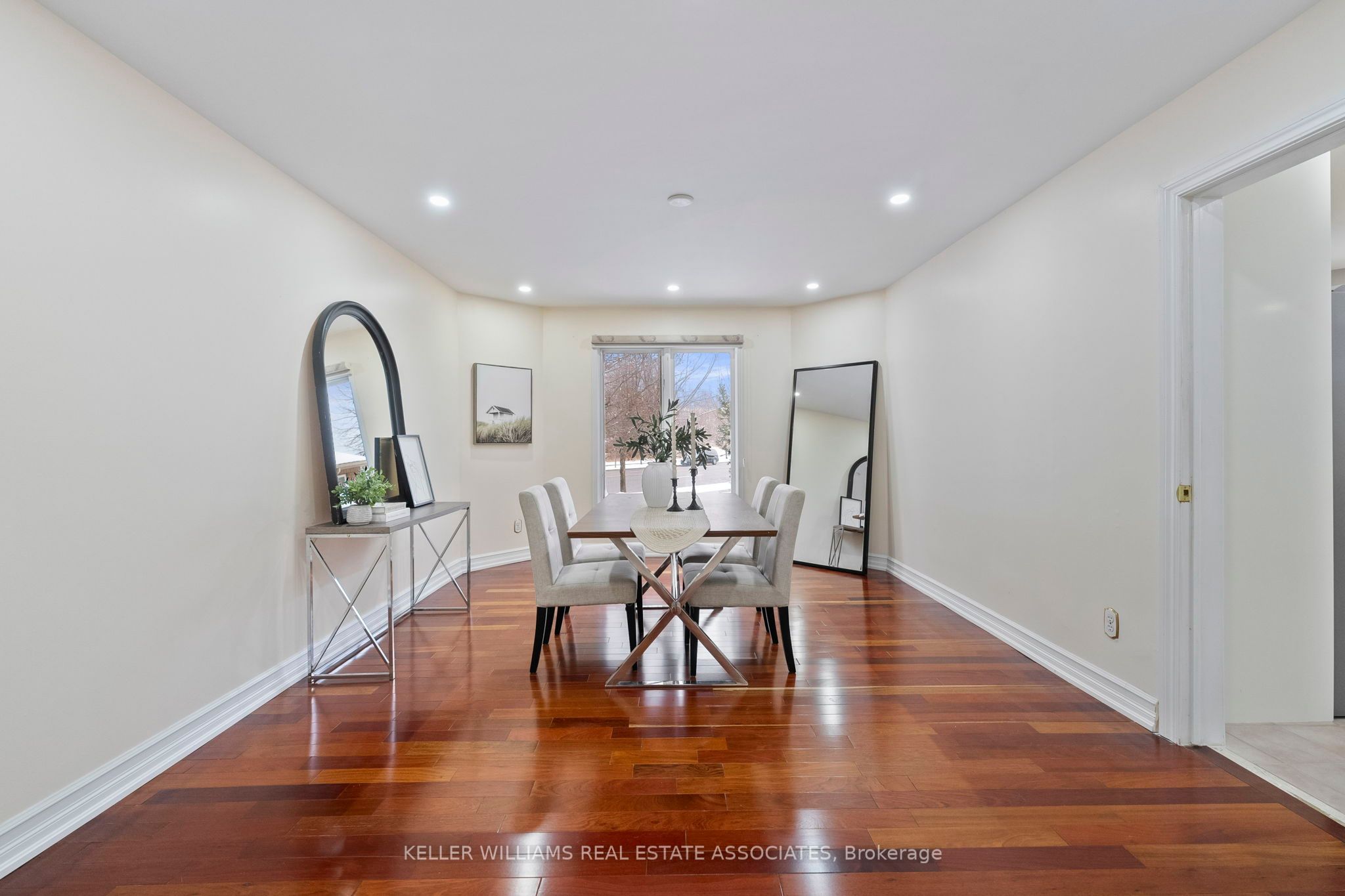 3543 Trelawny Circle Property Photo 7