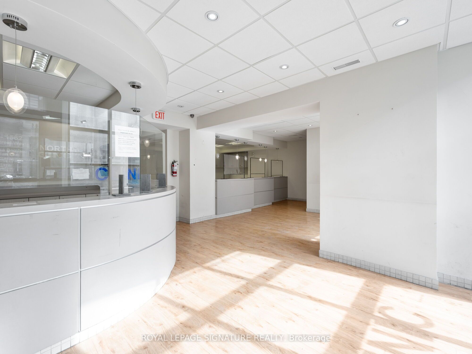 1560- 1562 Queen Street Property Photo 5