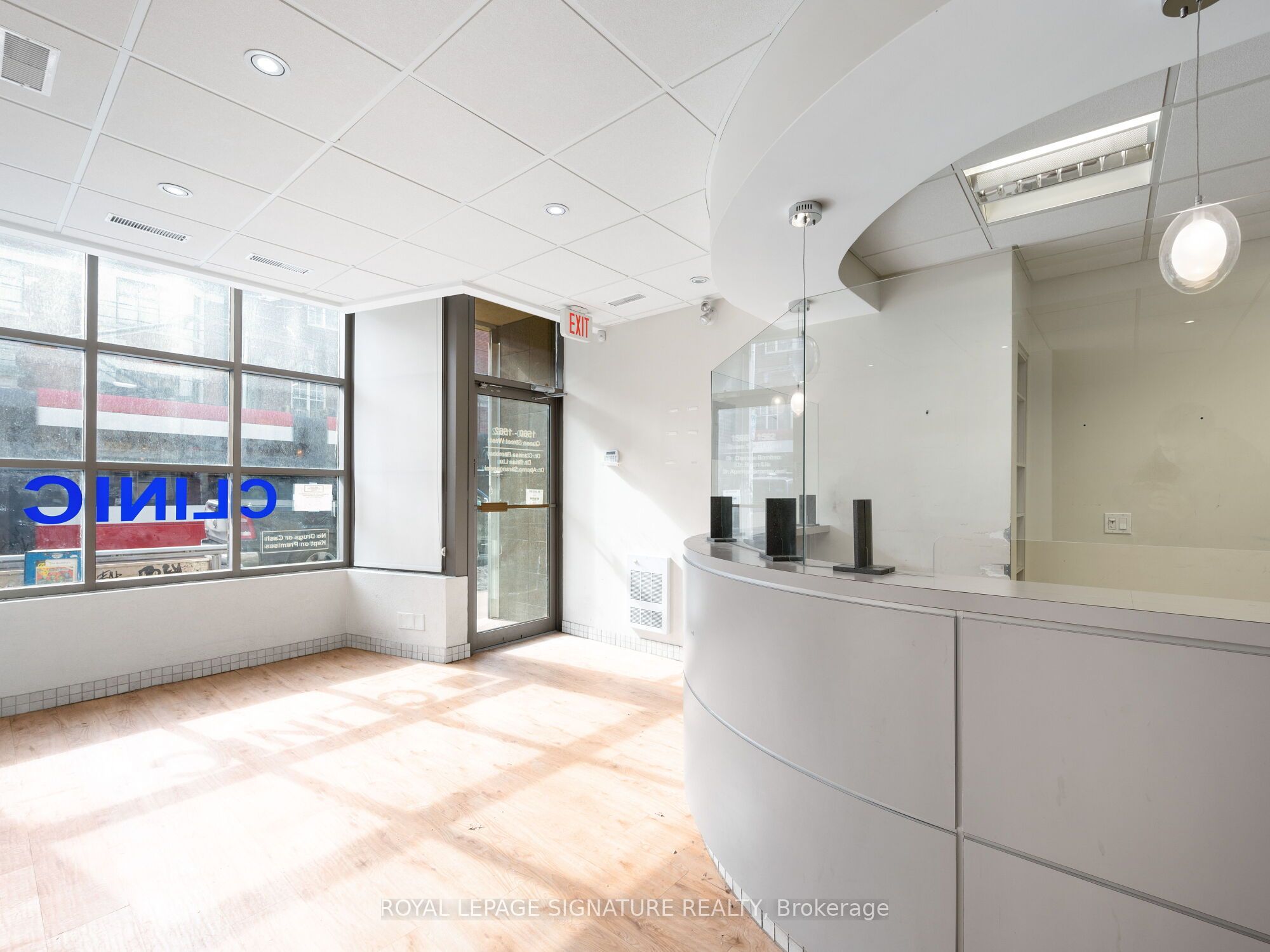 1560- 1562 Queen Street Property Photo 6