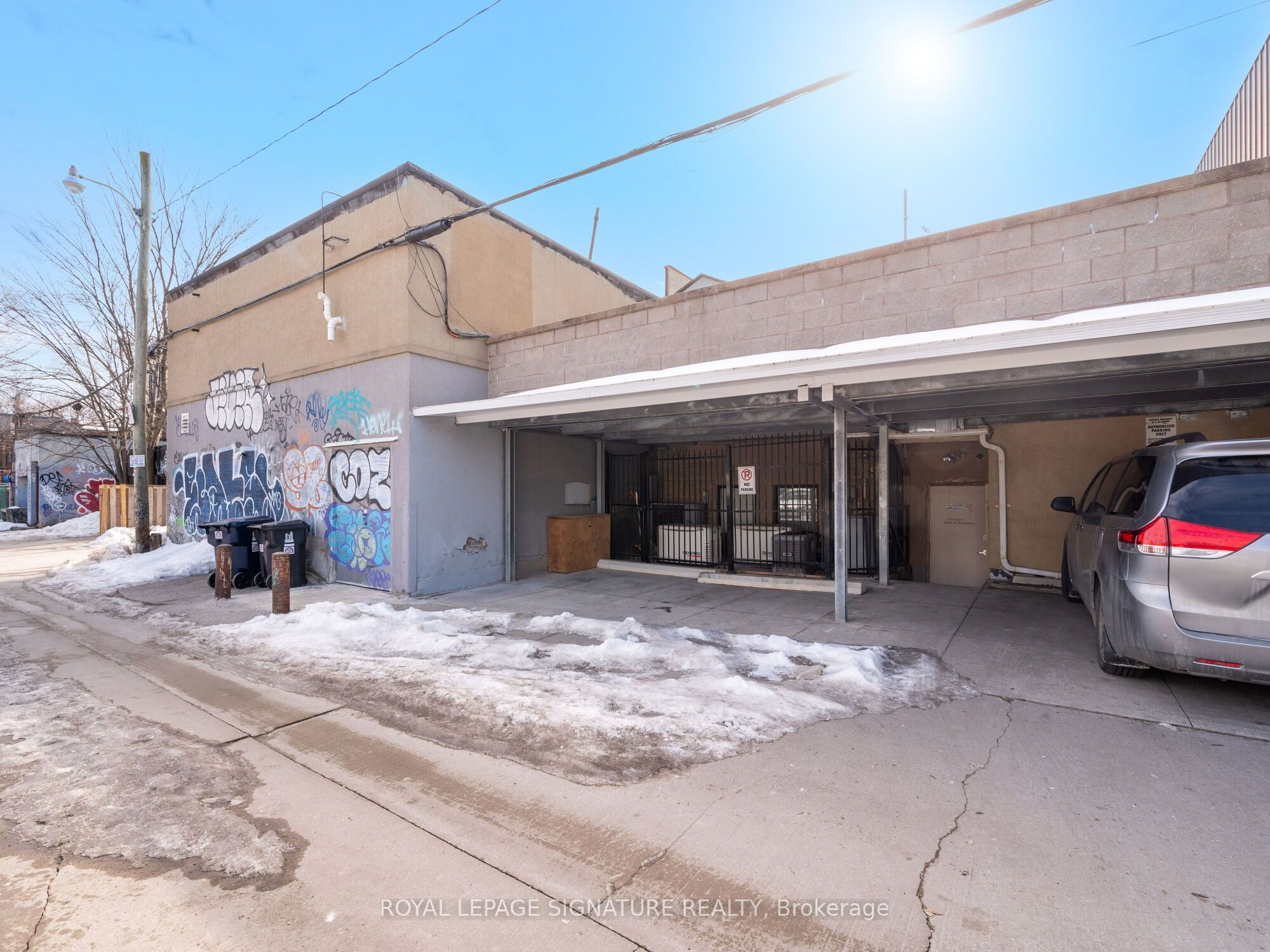 1560- 1562 Queen Street Property Photo 43