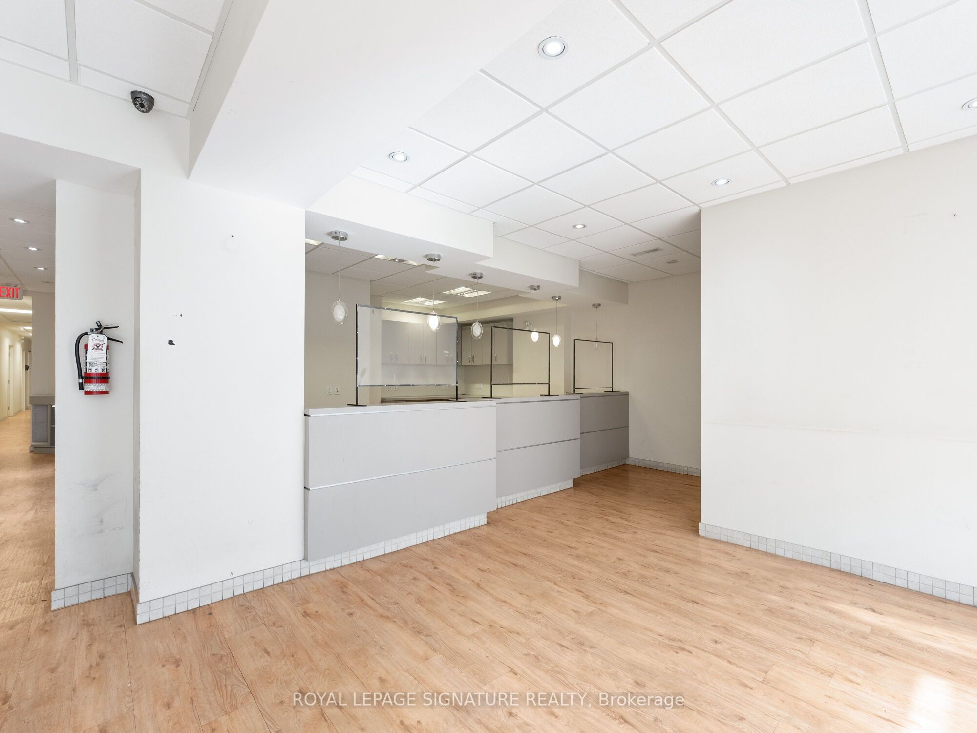 1560- 1562 Queen Street Property Photo 7