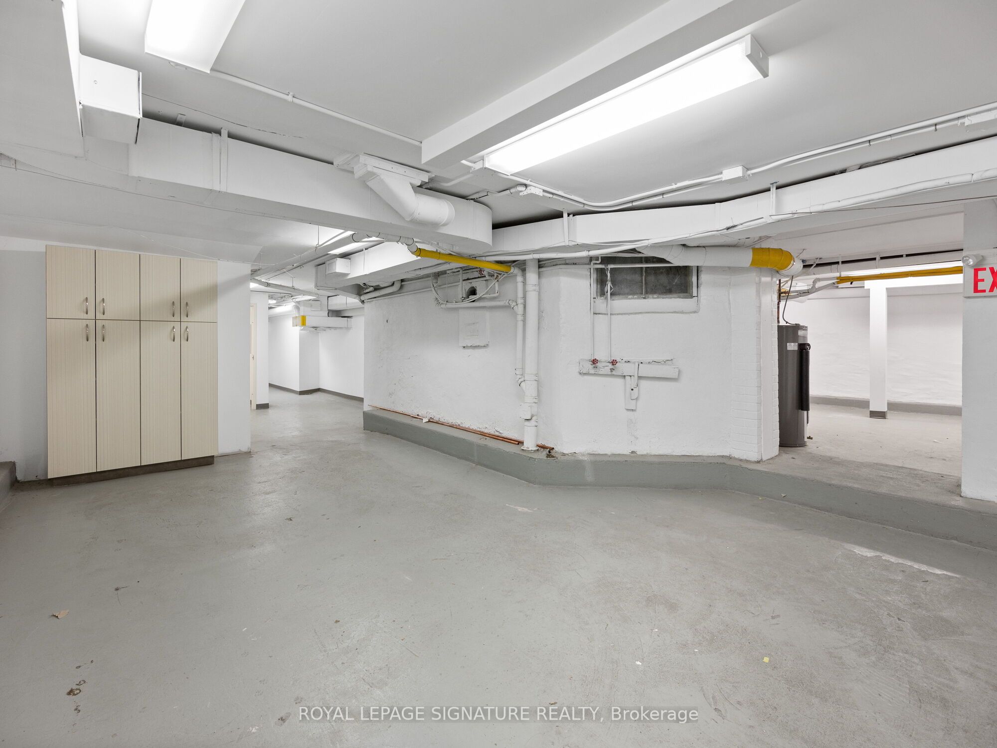 1560- 1562 Queen Street Property Photo 22