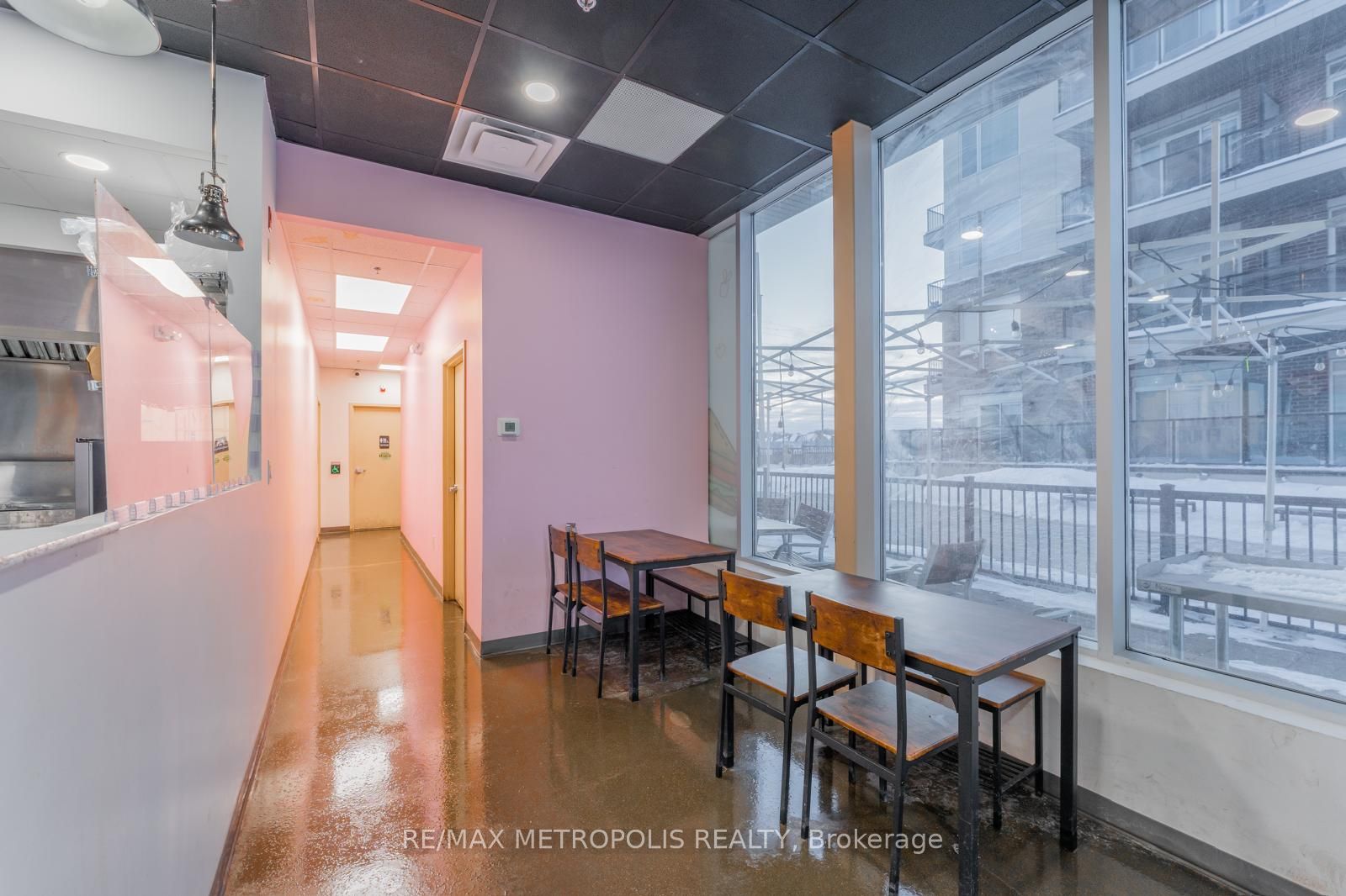 #1 - 50 Sky Harbour Drive Property Photo 2