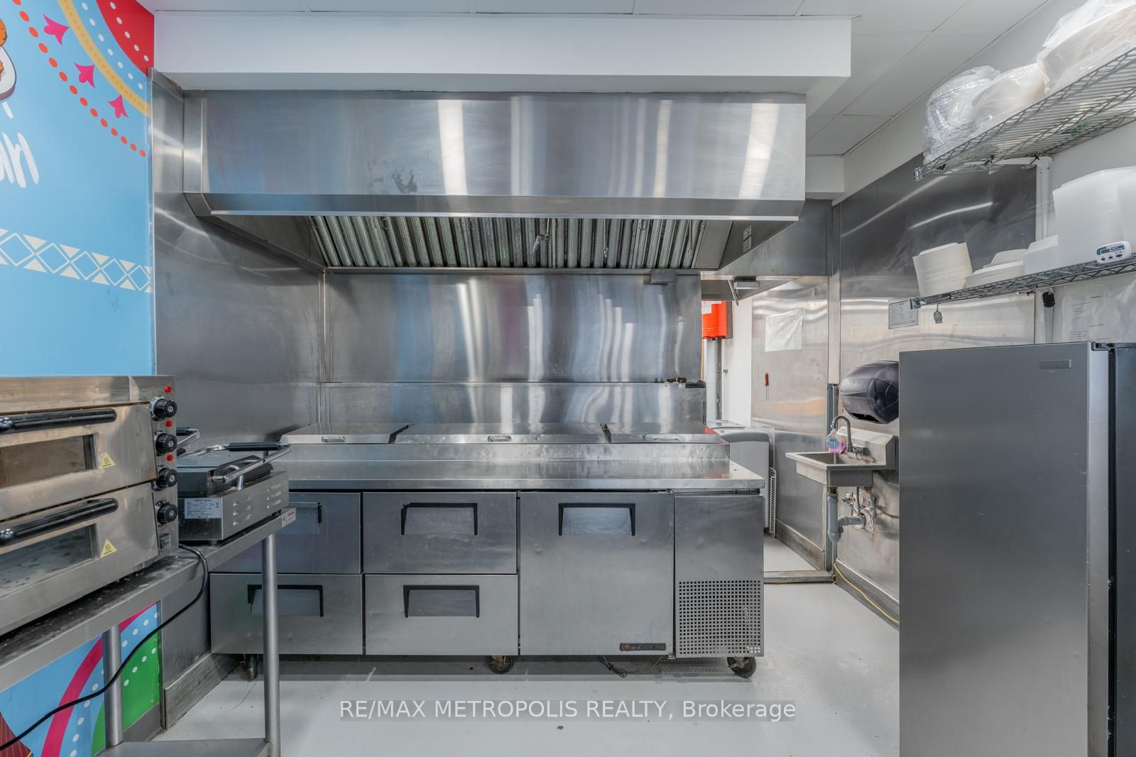 #1 - 50 Sky Harbour Drive Property Photo 5