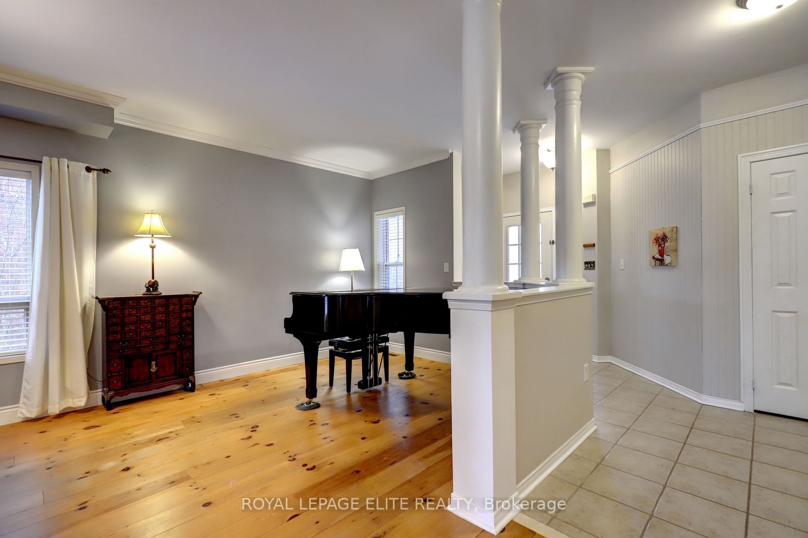 2342 Woodridge Way Property Photo 7