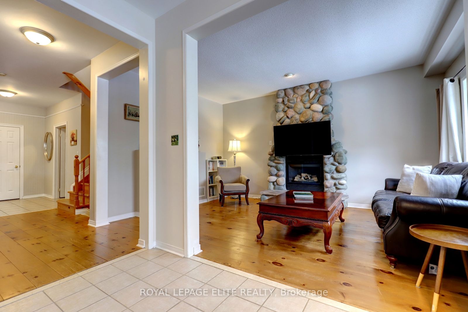 2342 Woodridge Way Property Photo 13