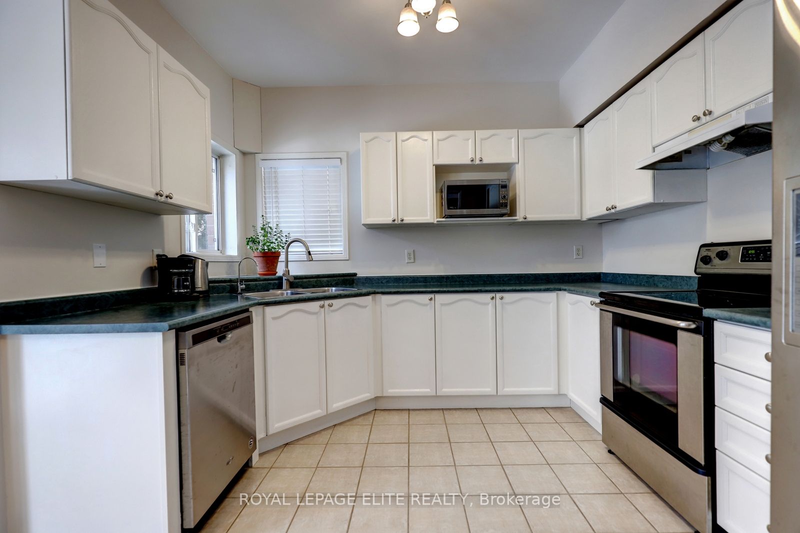 2342 Woodridge Way Property Photo 16