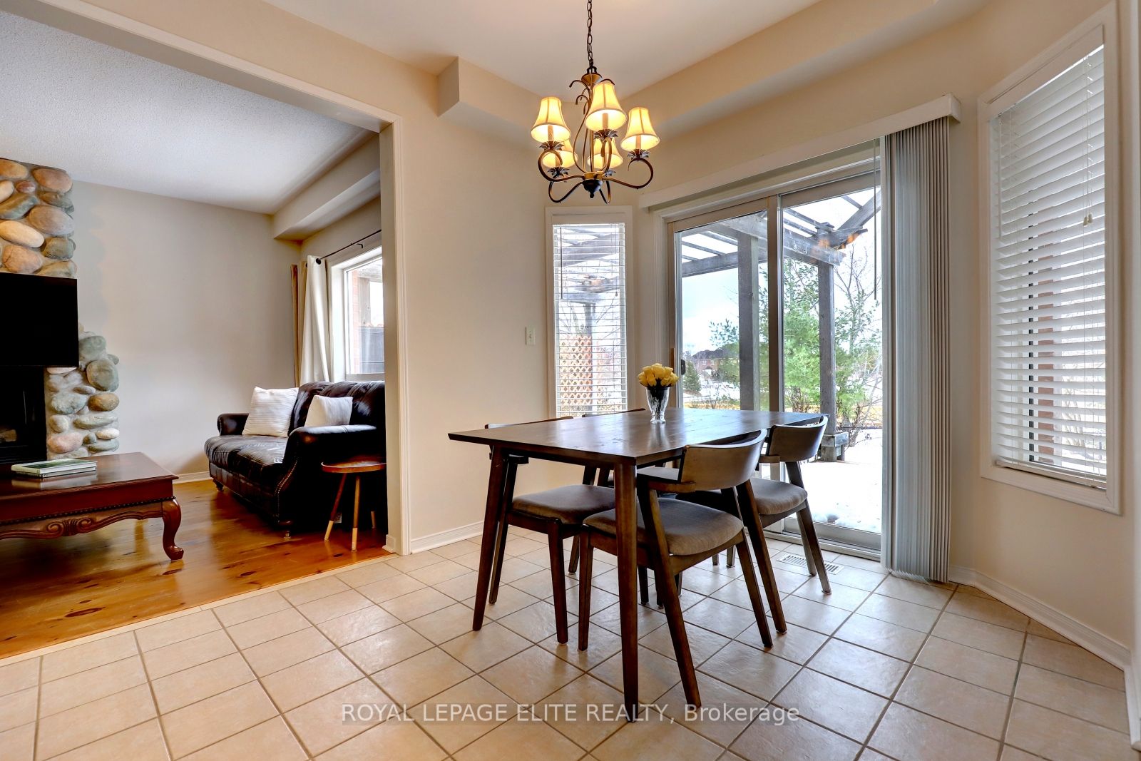 2342 Woodridge Way Property Photo 17