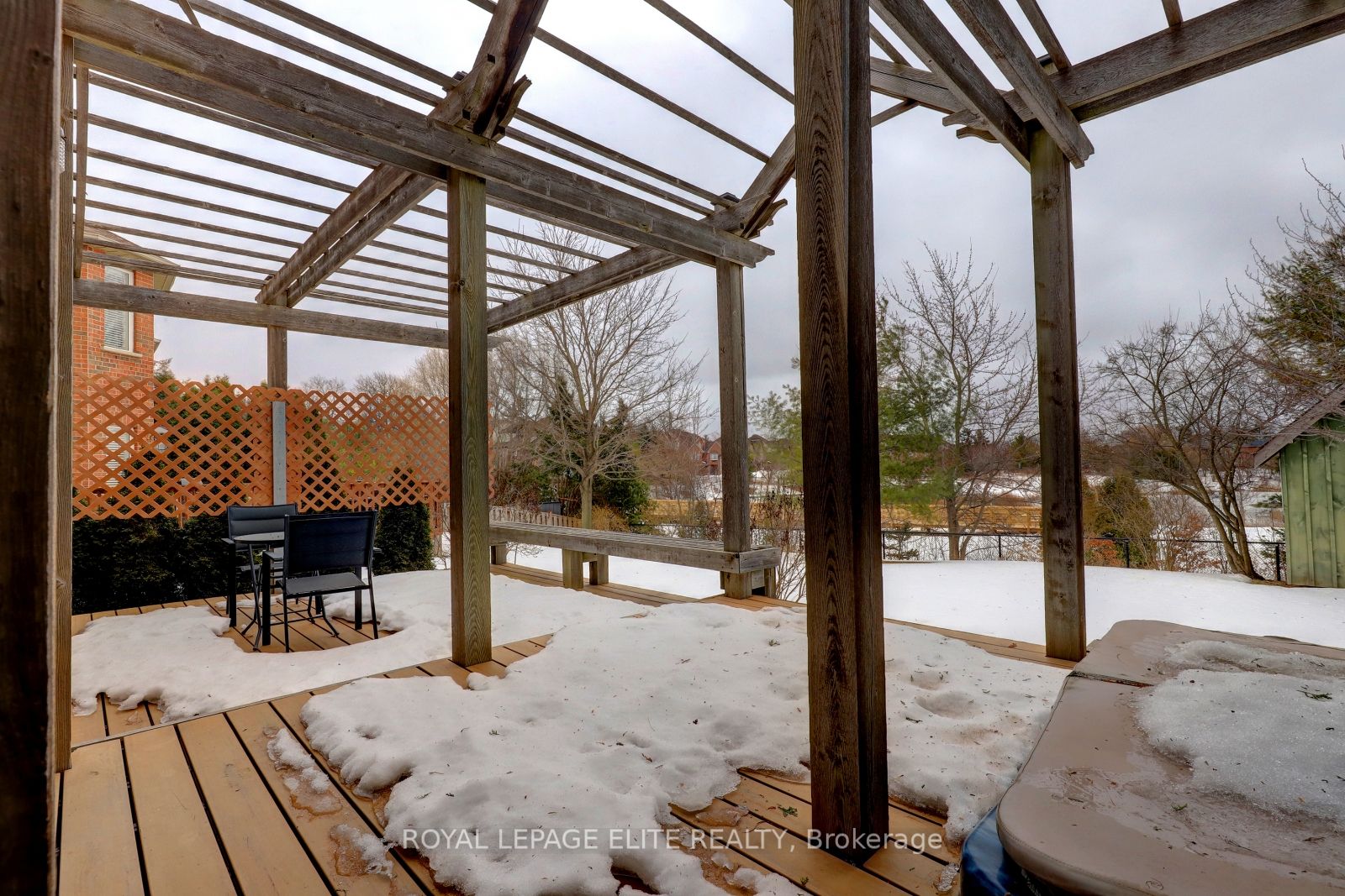 2342 Woodridge Way Property Photo 18