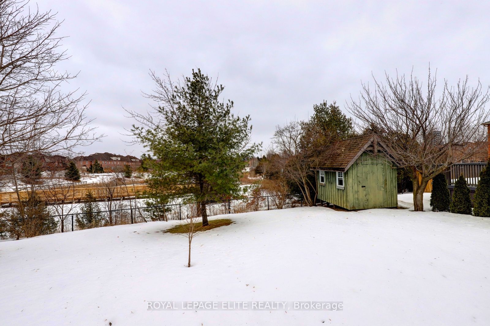 2342 Woodridge Way Property Photo 21