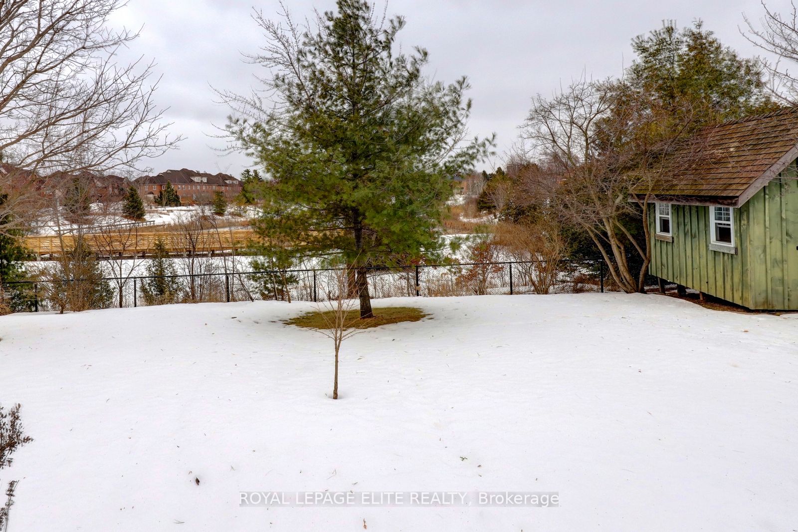 2342 Woodridge Way Property Photo 22