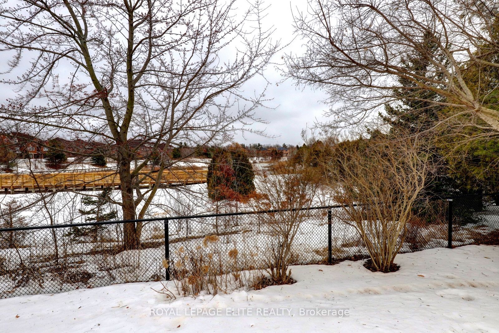 2342 Woodridge Way Property Photo 23