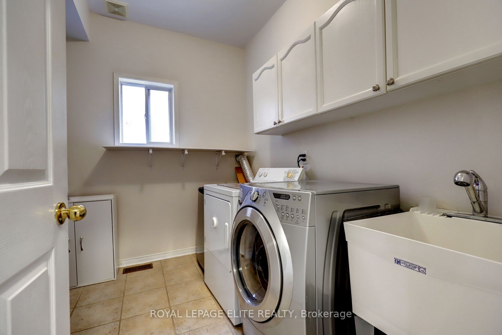 2342 Woodridge Way Property Photo 27