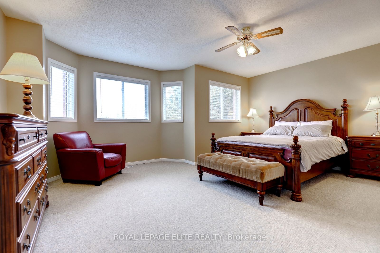 2342 Woodridge Way Property Photo 32