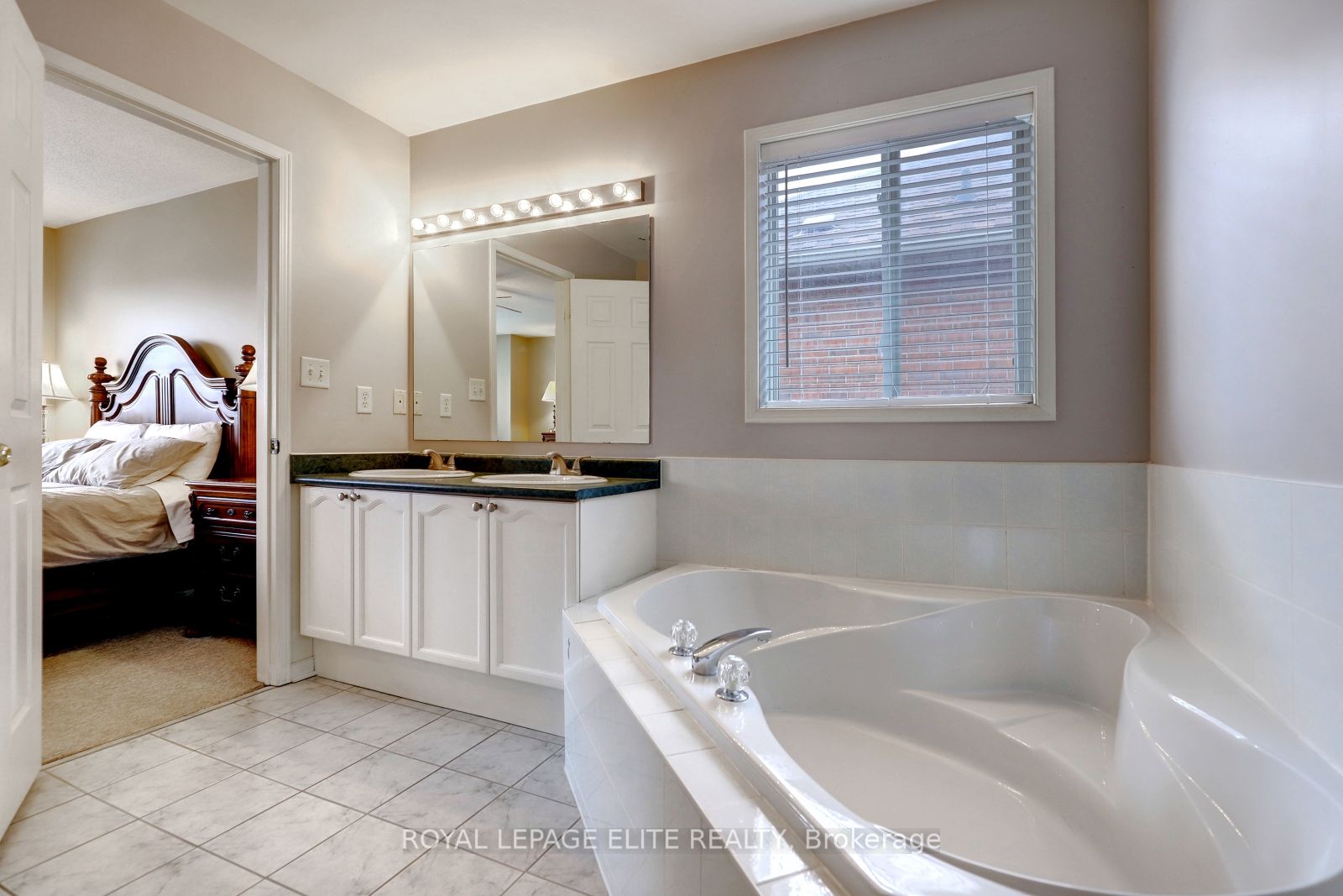 2342 Woodridge Way Property Photo 35