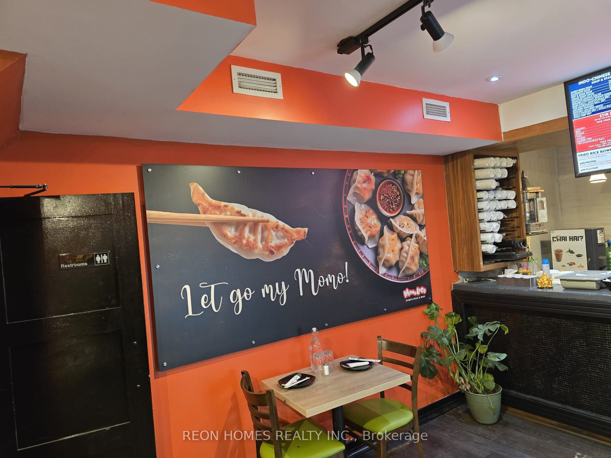 810 Bloor Street Property Photo 5