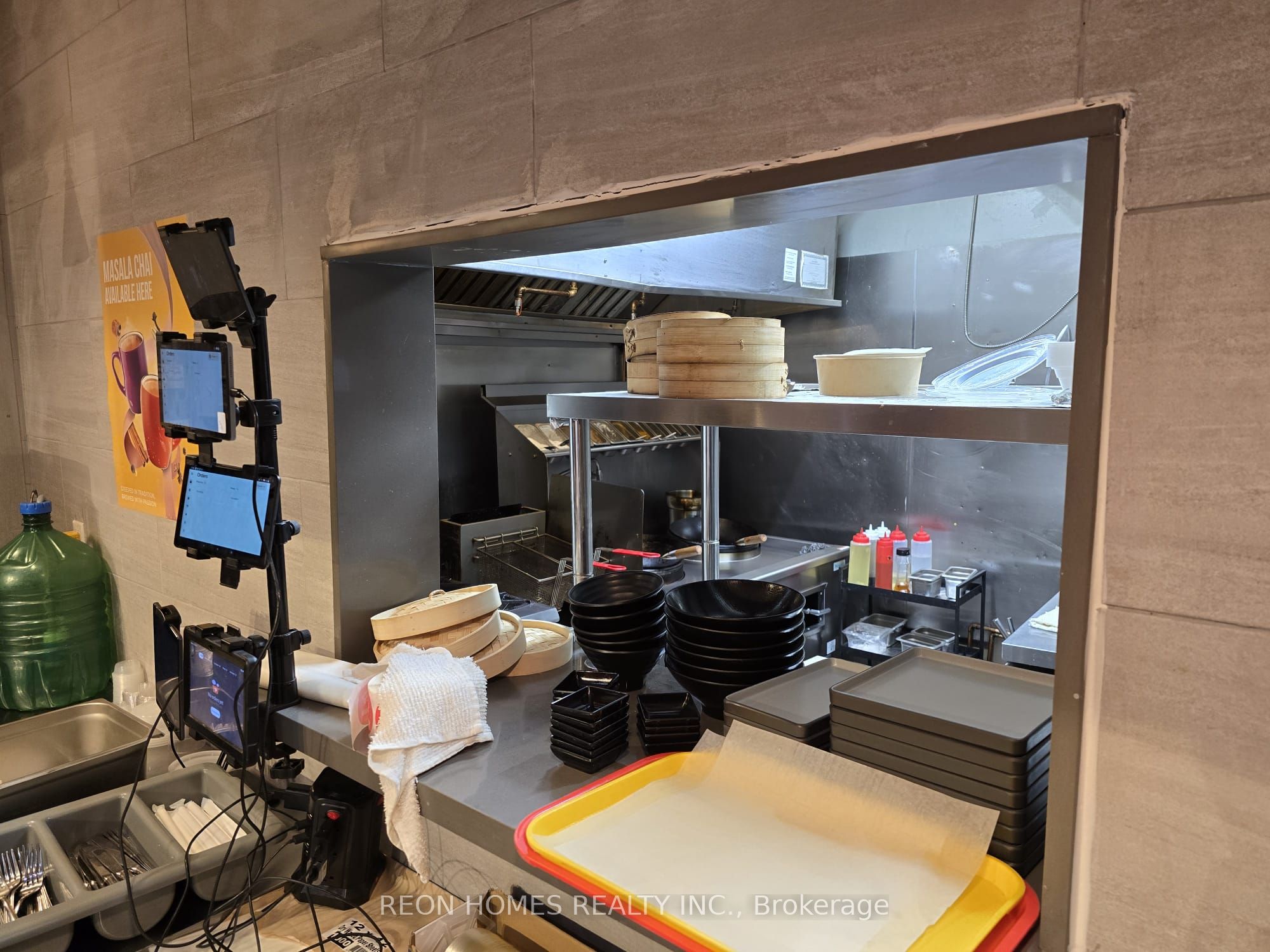 810 Bloor Street Property Photo 12