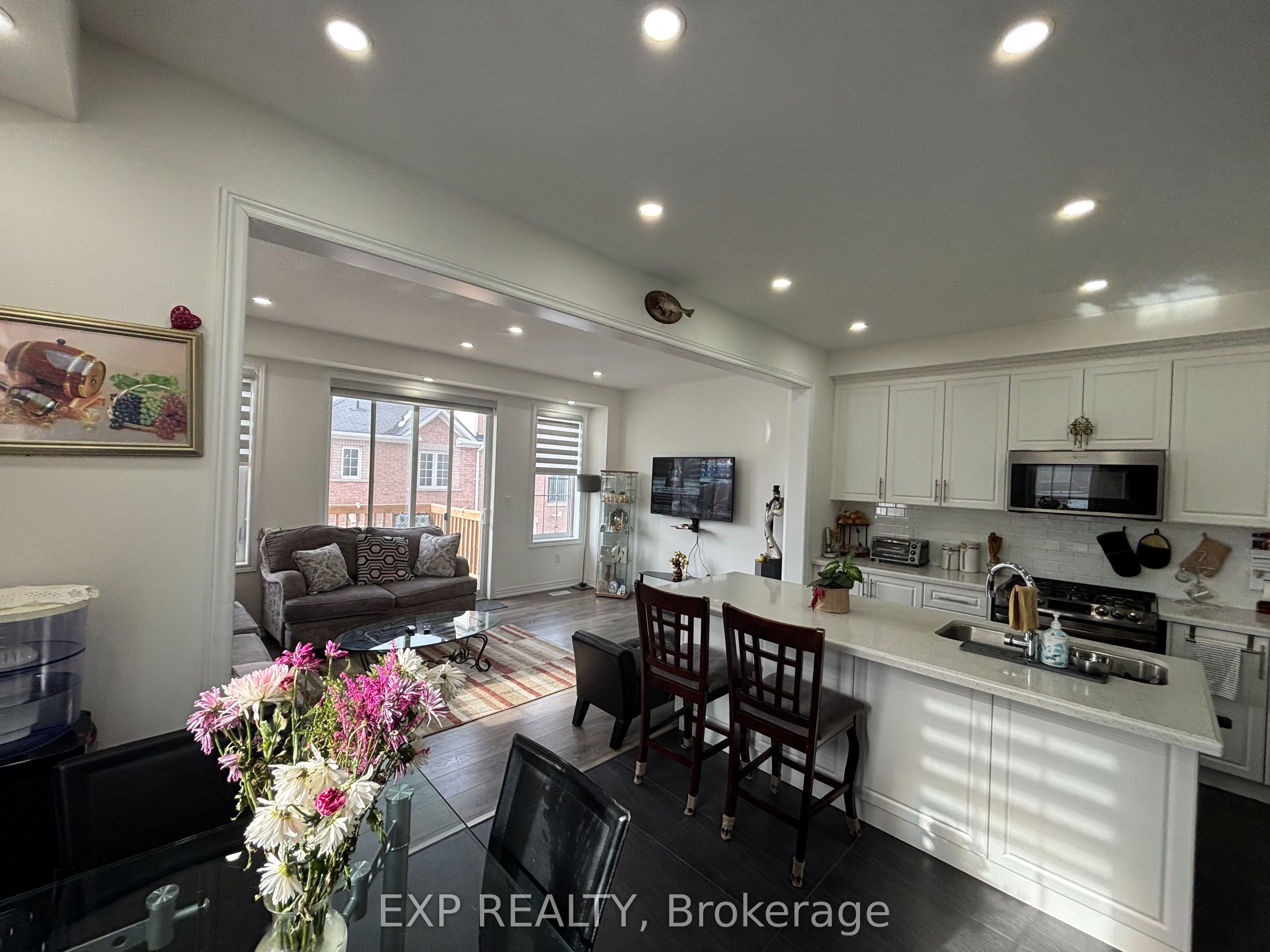 34 Faye Street Property Photo 5