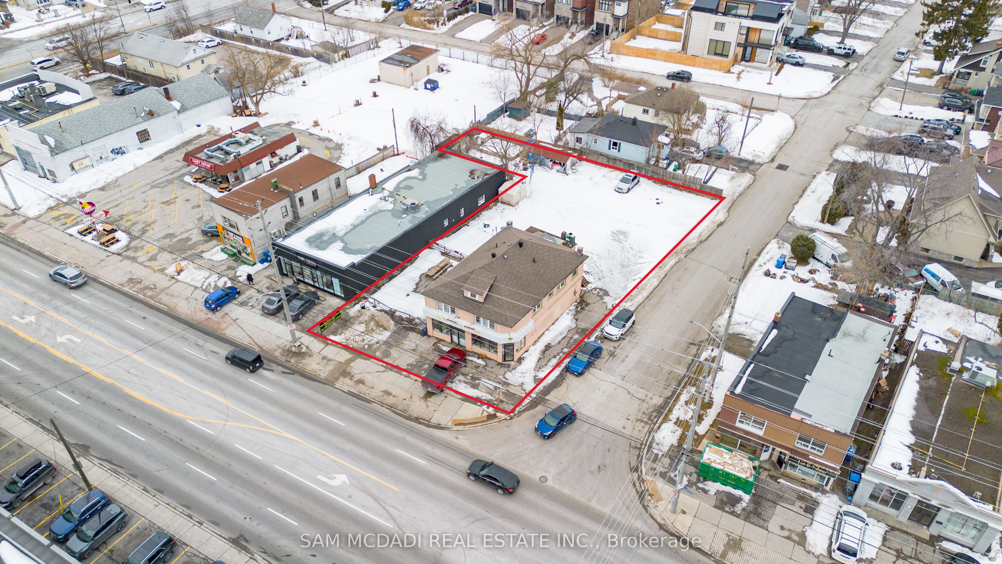 733-735 Lakeshore Road Property Photo 2