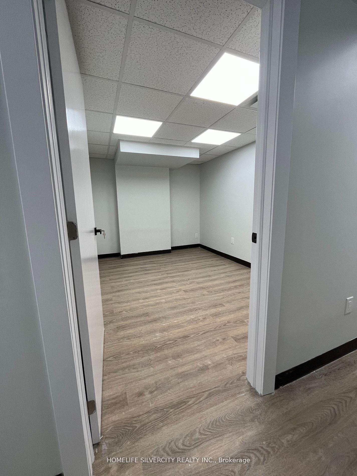 #b3 - 10095 Bramalea Road Property Photo 3