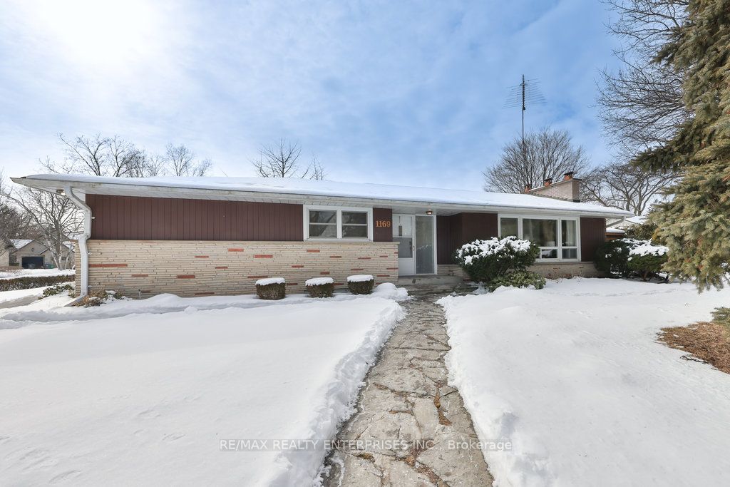 1169 Wildfield Crescent Property Photo 1