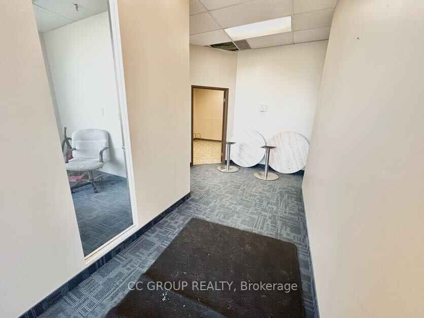 #3 - 2660 Meadowvale Boulevard Property Photo 4