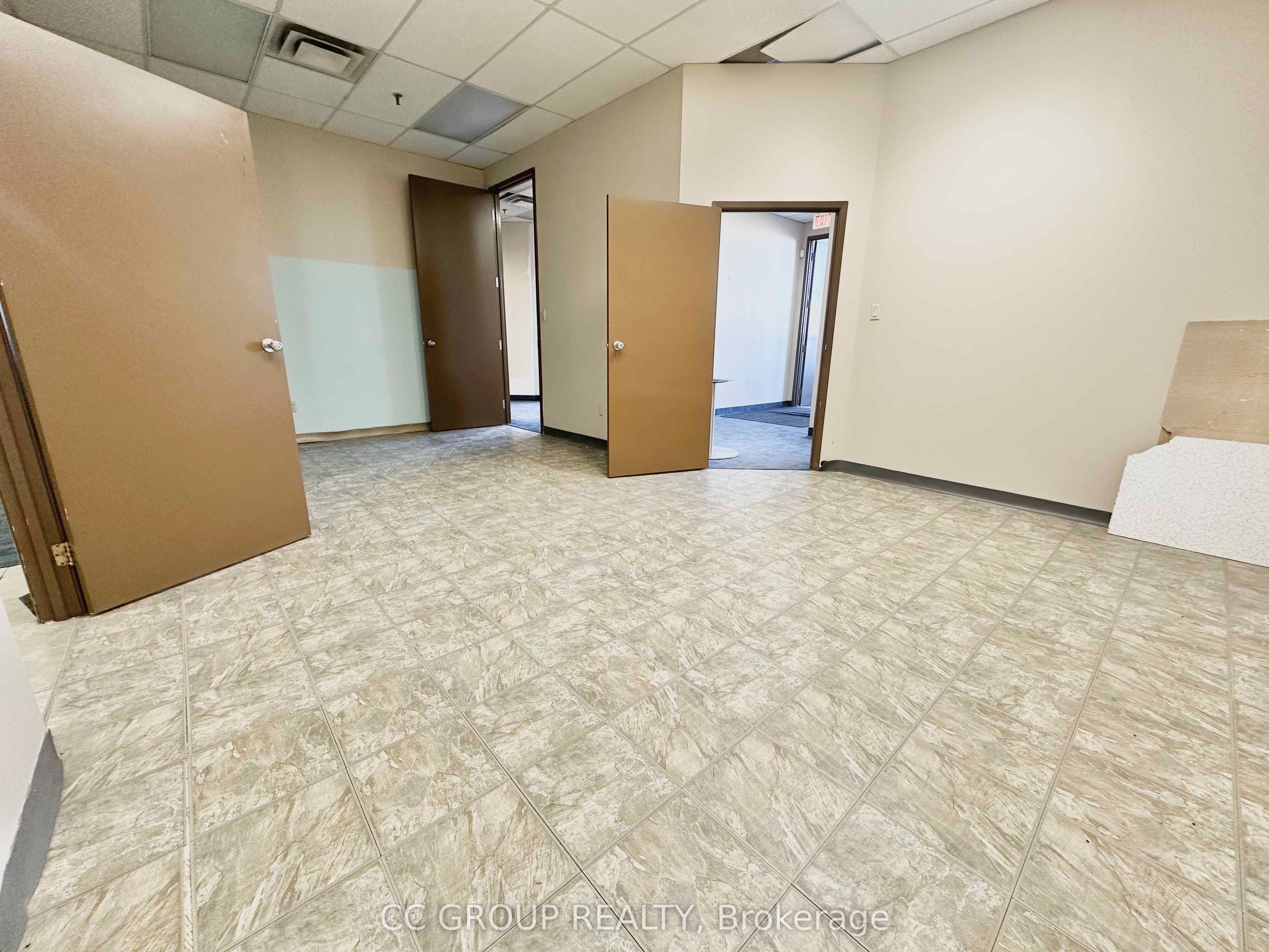 #3 - 2660 Meadowvale Boulevard Property Photo 6