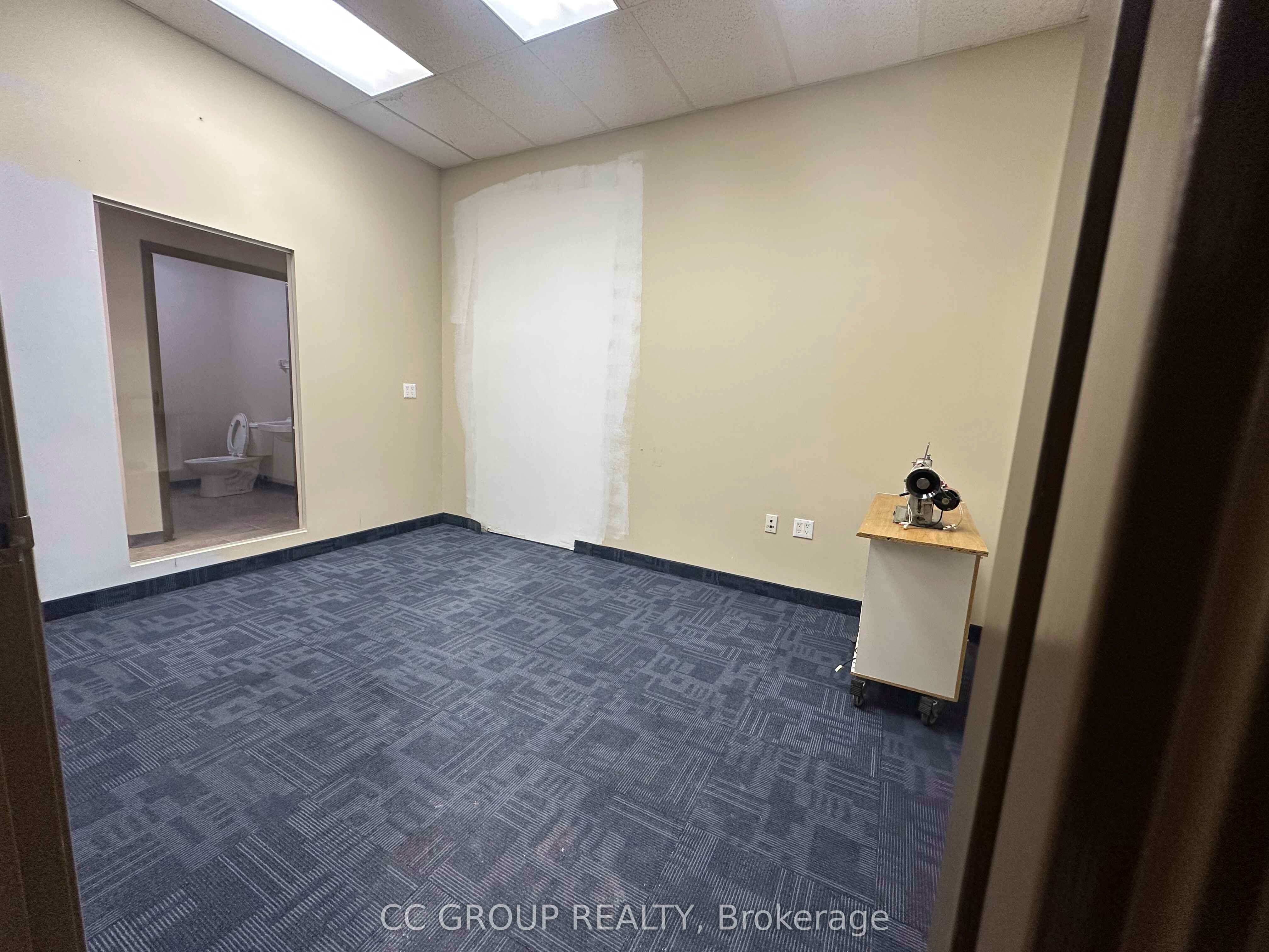 #3 - 2660 Meadowvale Boulevard Property Photo 7