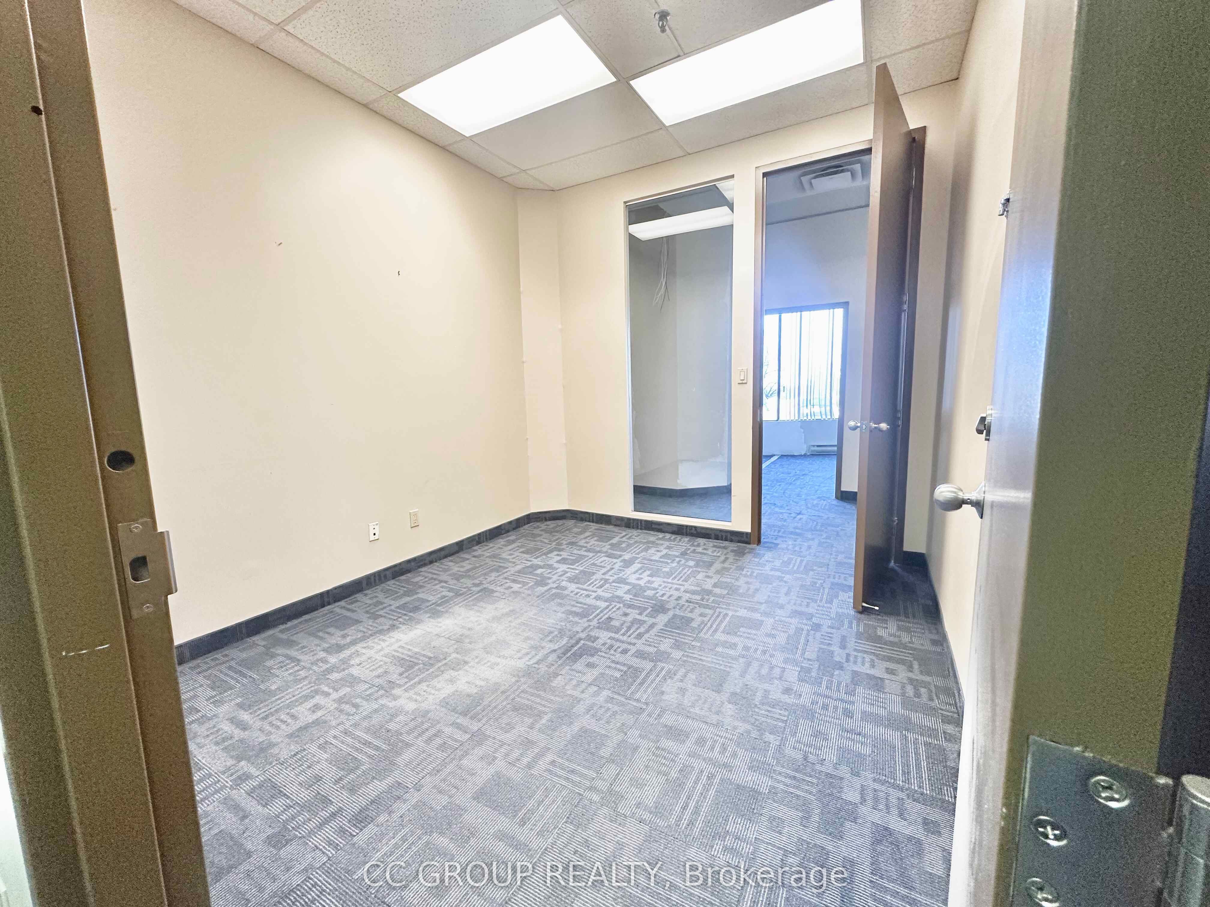 #3 - 2660 Meadowvale Boulevard Property Photo 11