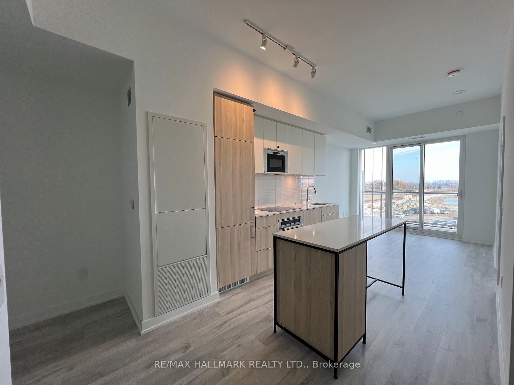 #309 - 220 Missinnihe Way Property Photo 1