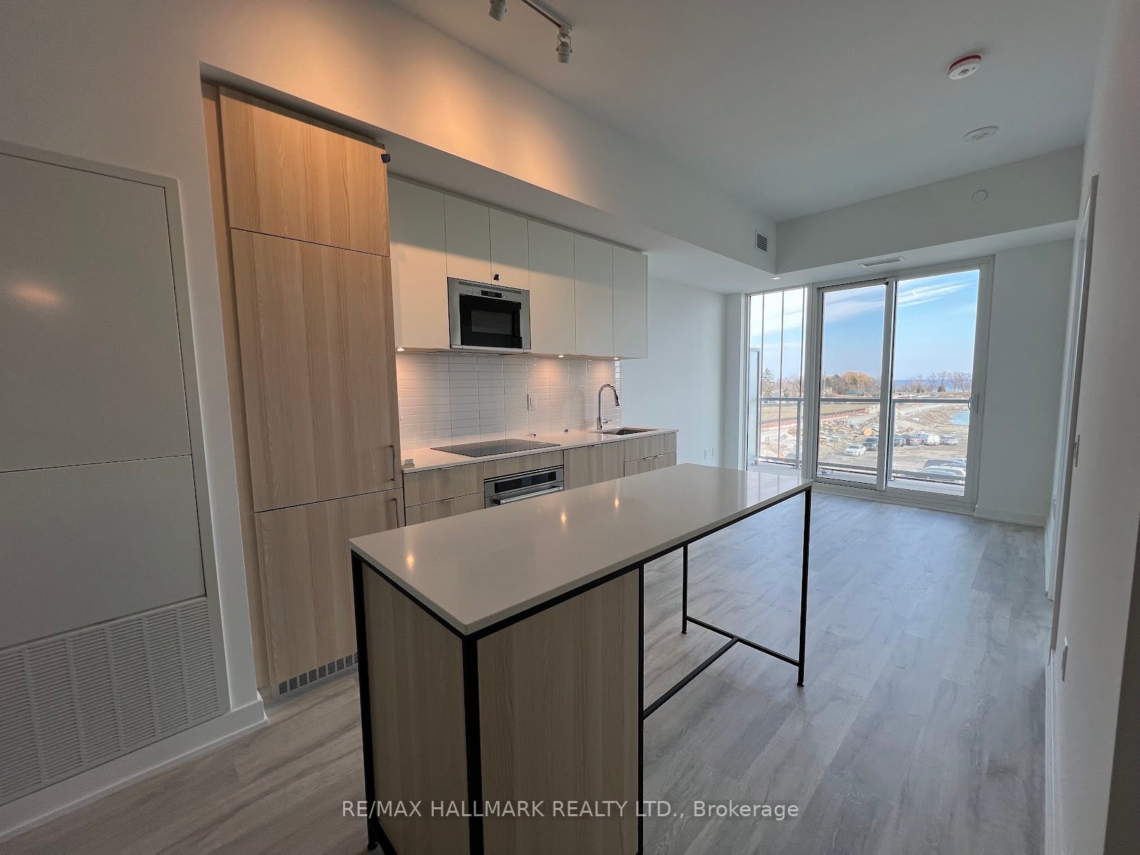 #309 - 220 Missinnihe Way Property Photo 2