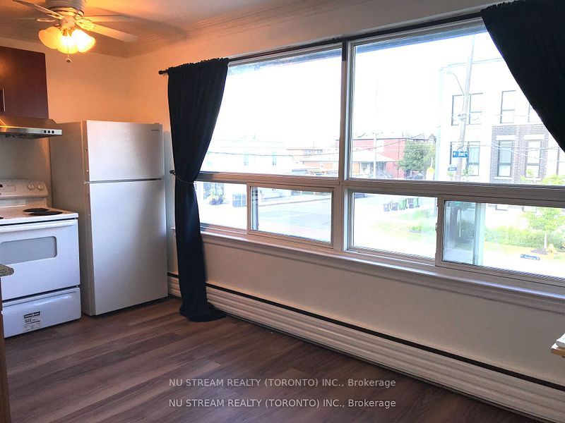 426 Royal York Road Property Photo 5