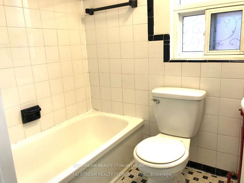426 Royal York Road Property Photo 7