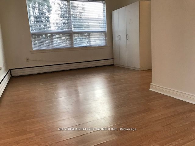 426 Royal York Road Property Photo 9