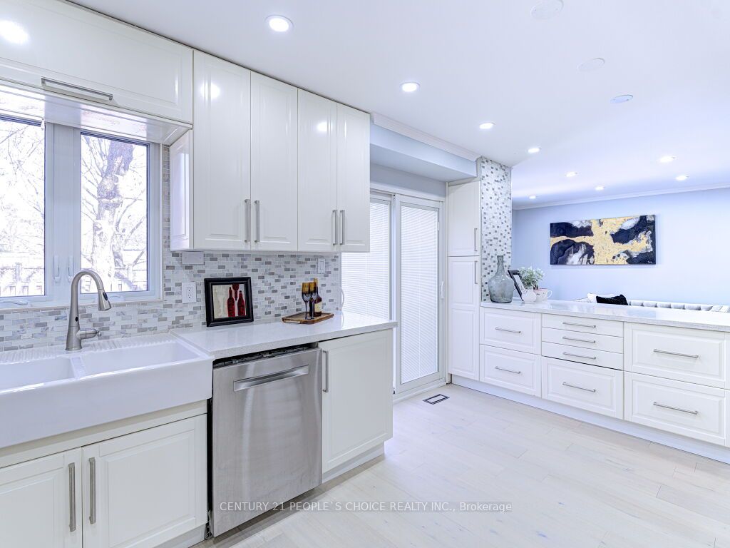 6127 Silken Laumann Way Property Photo 11