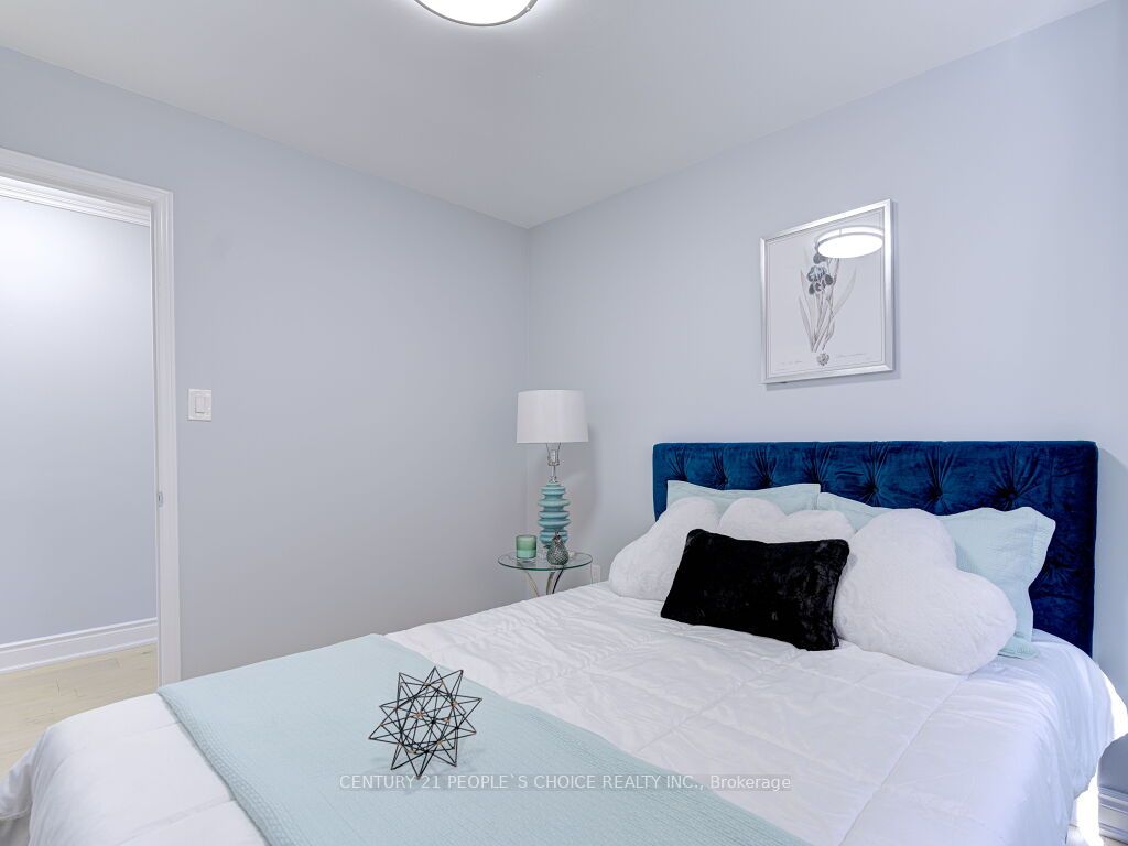 6127 Silken Laumann Way Property Photo 19