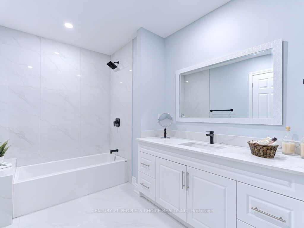 6127 Silken Laumann Way Property Photo 30