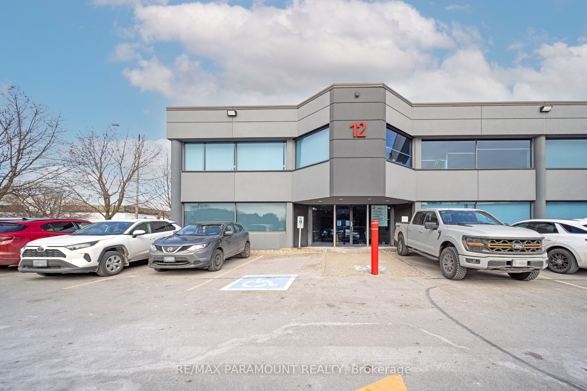 #12 # 202 - 2600 Skymark Avenue Property Photo 3