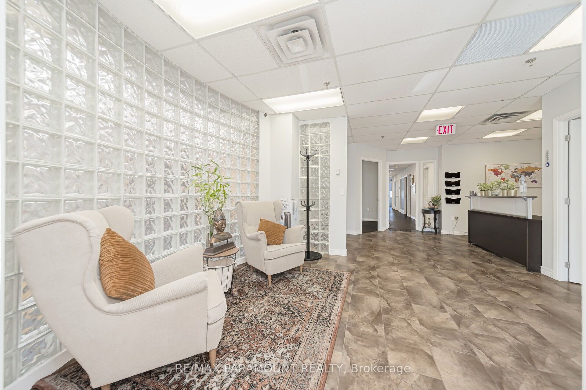 #12 # 202 - 2600 Skymark Avenue Property Photo 11