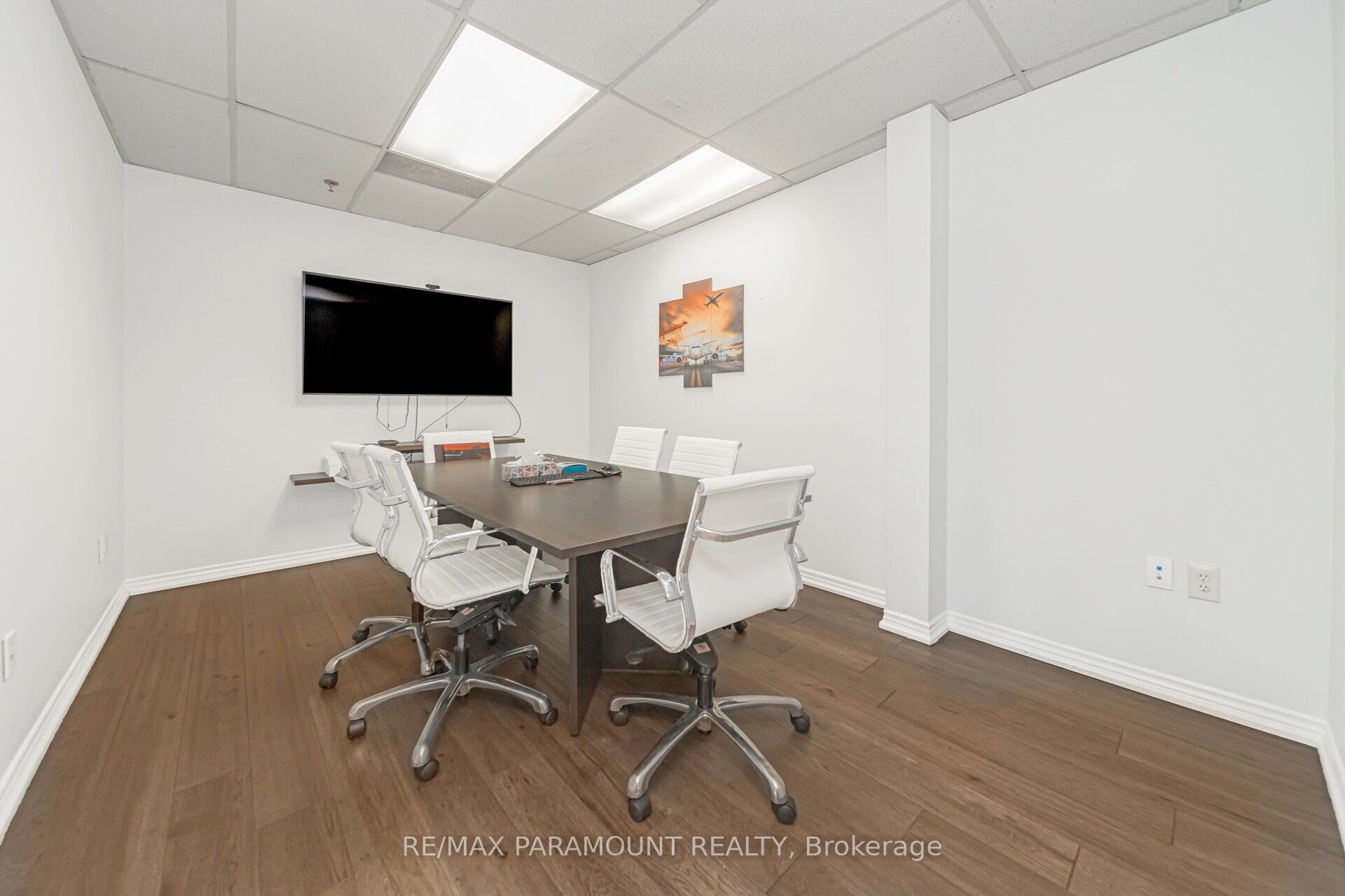 #12 # 202 - 2600 Skymark Avenue Property Photo 12