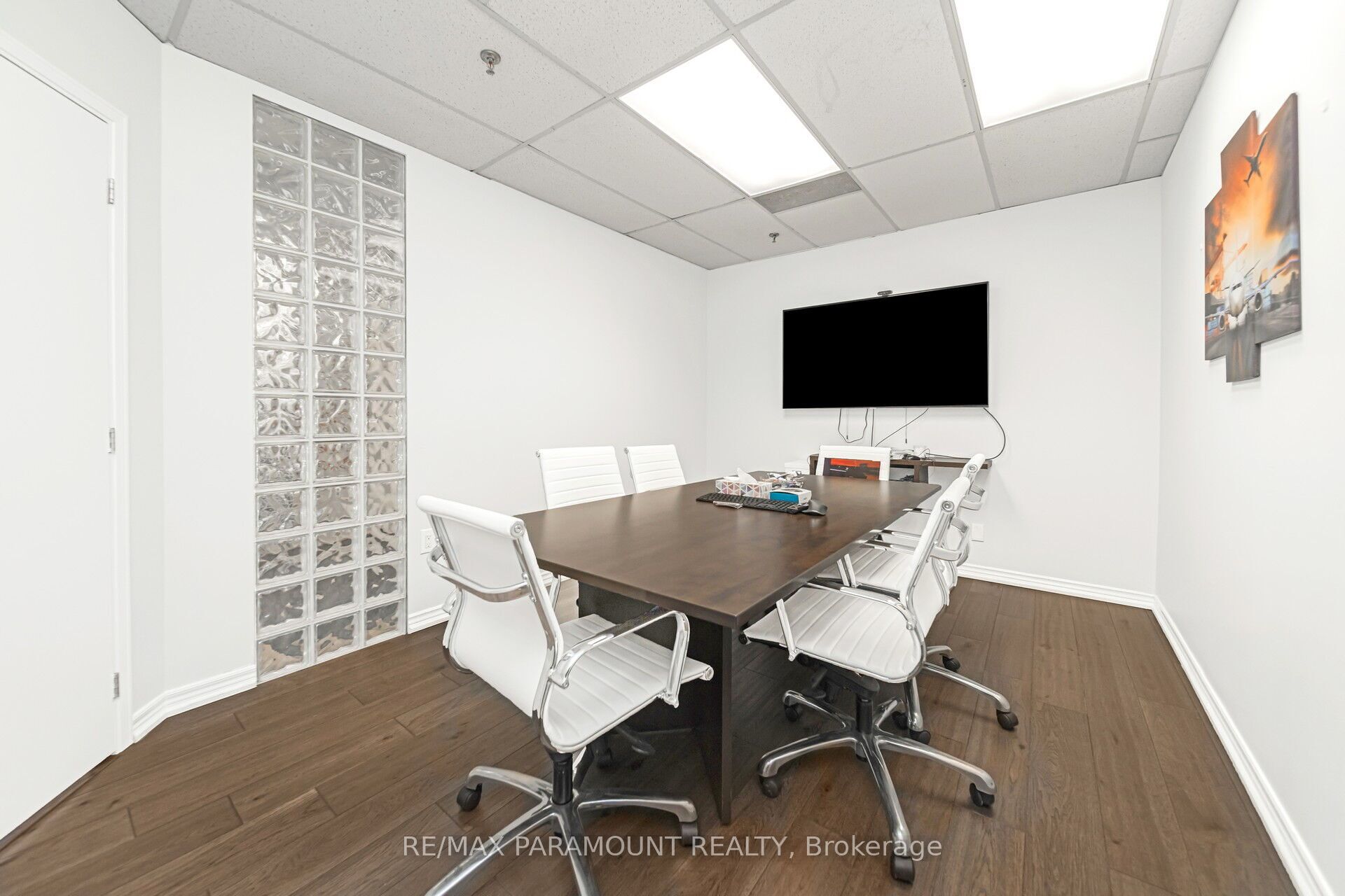 #12 # 202 - 2600 Skymark Avenue Property Photo 13