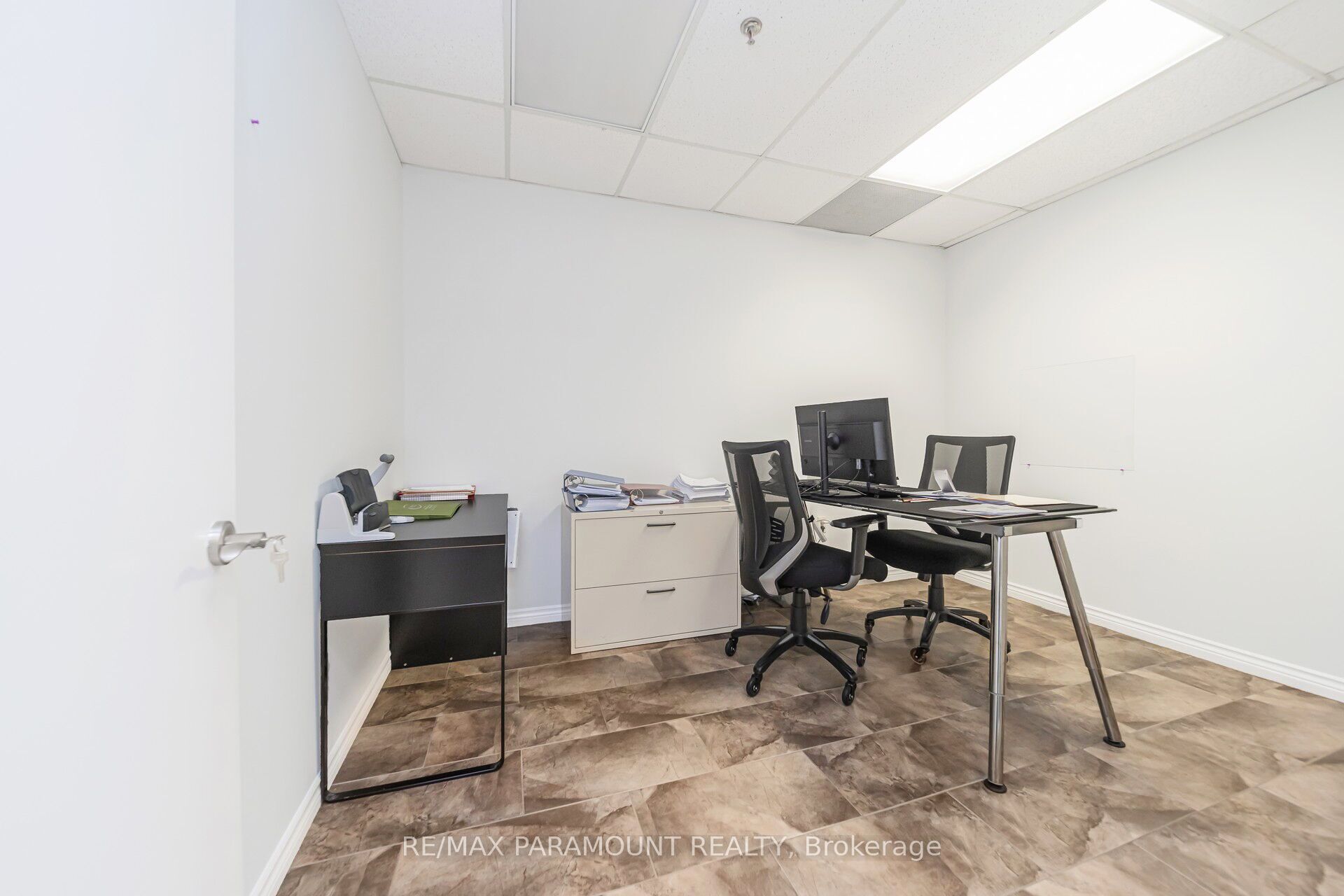 #12 # 202 - 2600 Skymark Avenue Property Photo 21