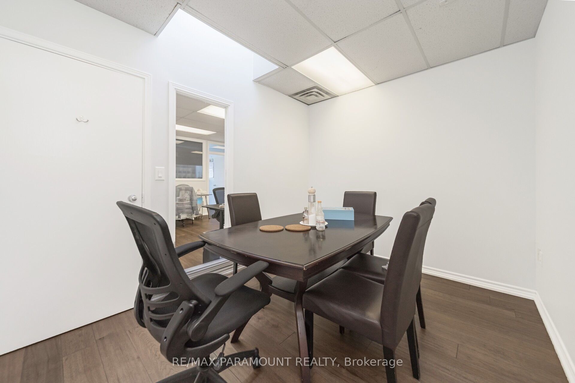 #12 # 202 - 2600 Skymark Avenue Property Photo 31