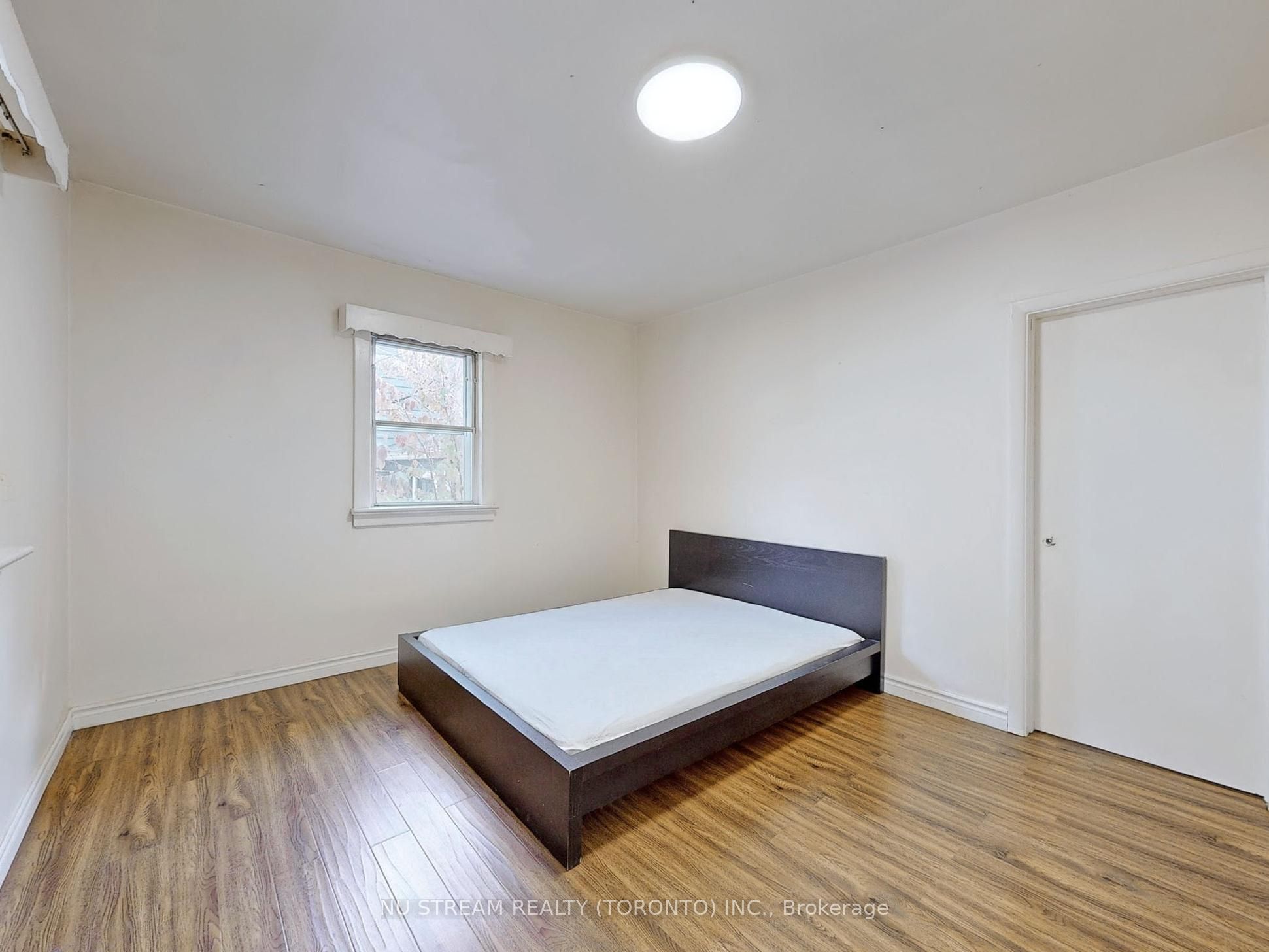 #full House - 23 Mississauga Road Property Photo 17