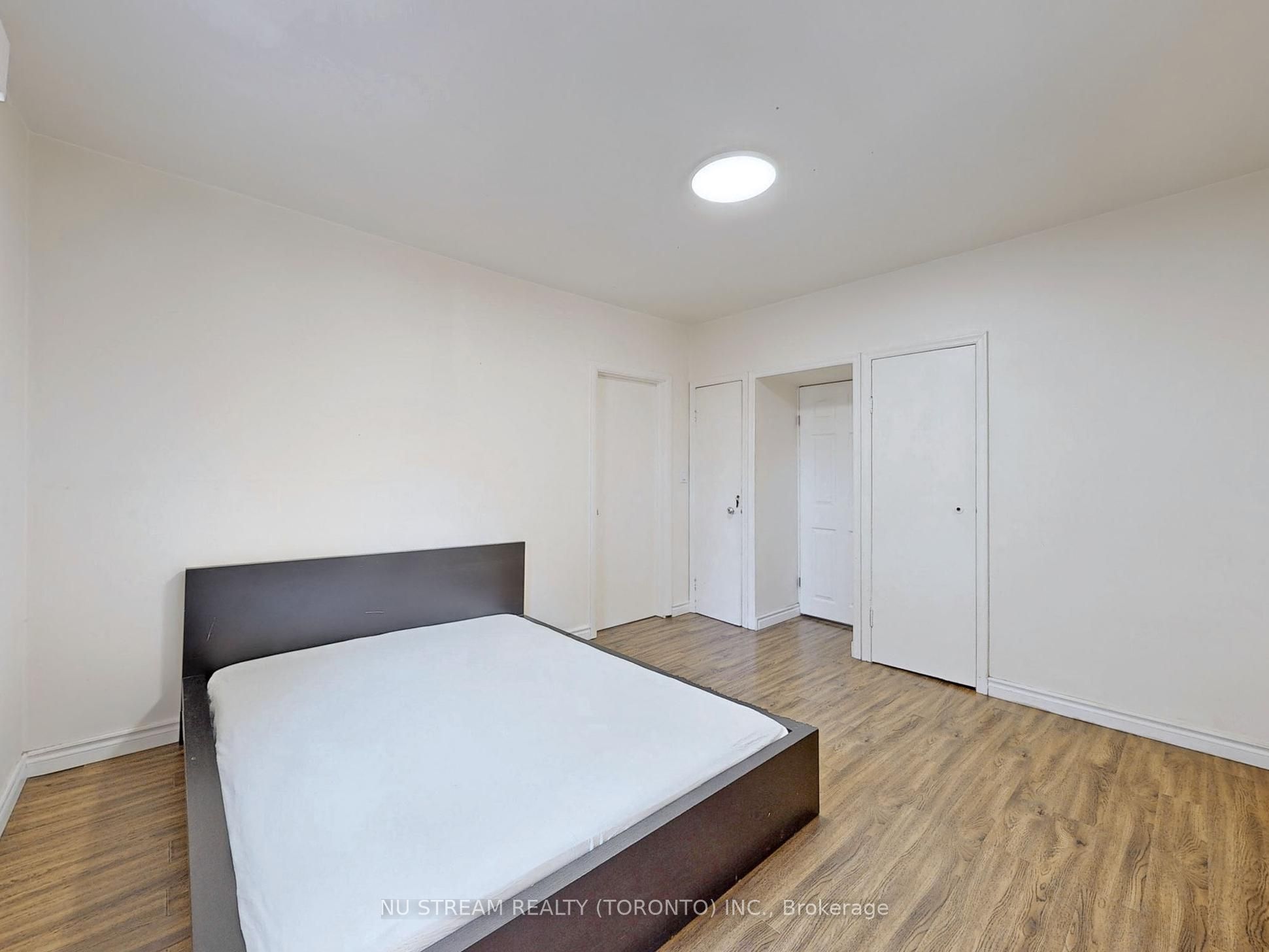 #full House - 23 Mississauga Road Property Photo 18