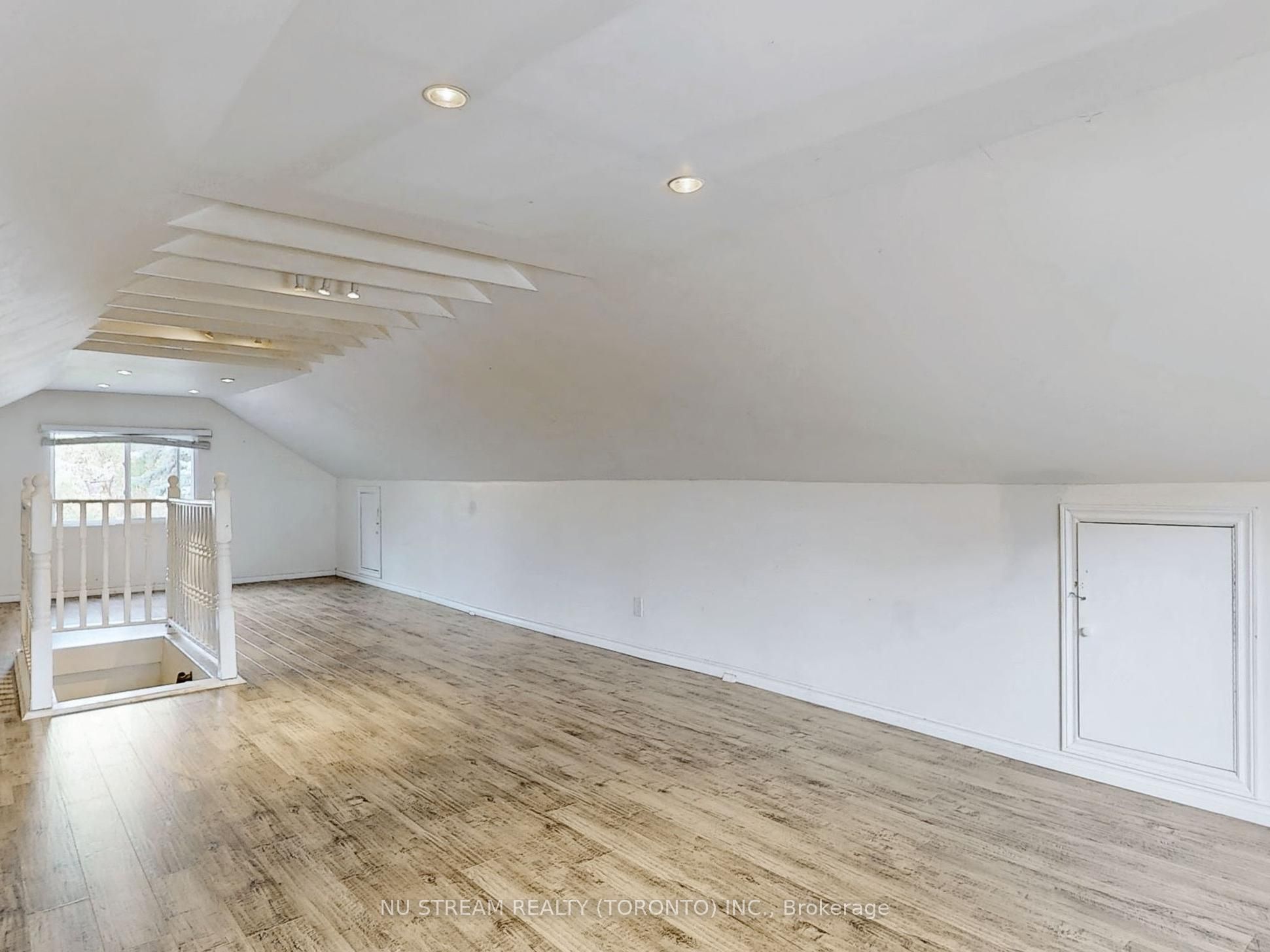 #full House - 23 Mississauga Road Property Photo 27